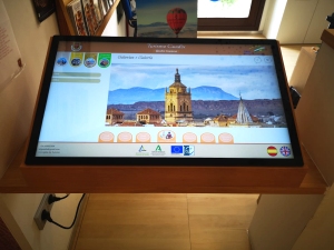 atril tactil oficina turismo visualpanel