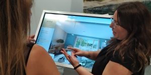 foto-atril-tactil-43-sima-habiteo-visualpanel1